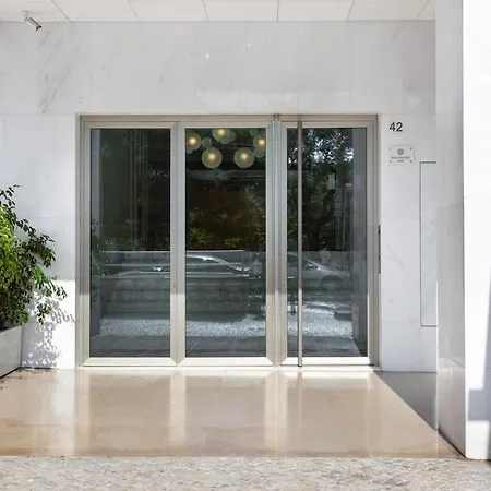 아파트 Guestready - Luxurious With River View Near Time Out Market 리스본